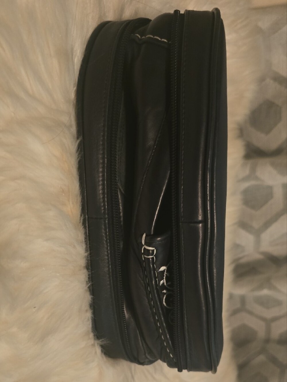 Super Soft! Embroidered Cole Haan Black House Slippers W. Matching Case - Picture 8 of 10